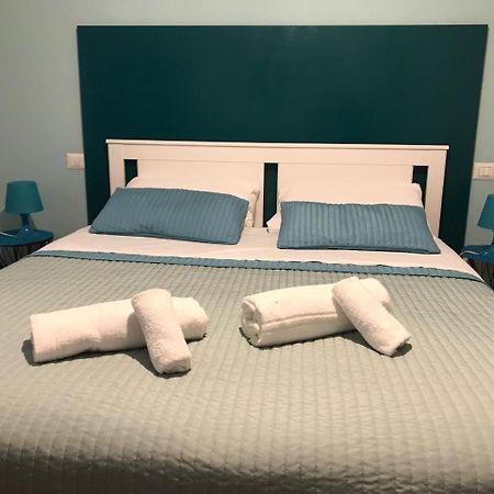 Bed and Breakfast Dormi A Roma Екстер'єр фото