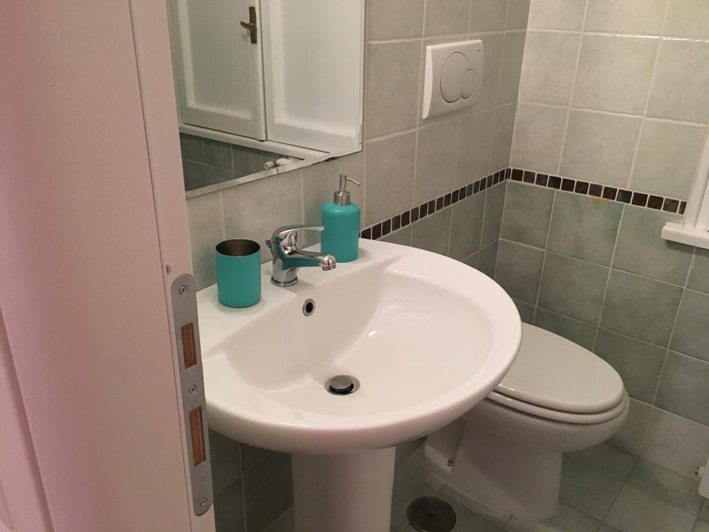 Bed and Breakfast Dormi A Roma Екстер'єр фото