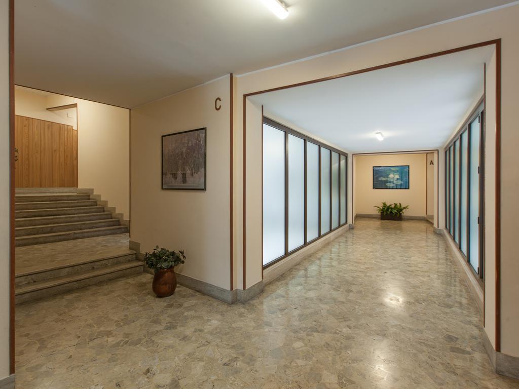 Bed and Breakfast Dormi A Roma Екстер'єр фото